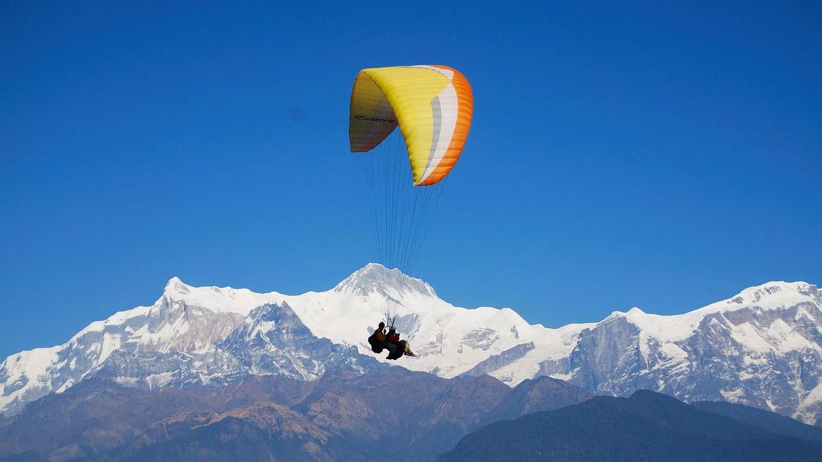 paragliding-in-pokhara-1_jeobcv