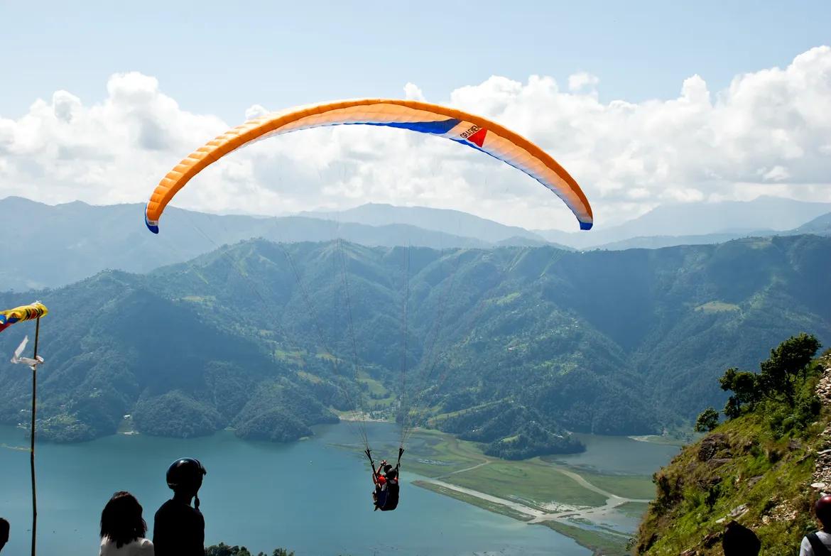 paragliding-in-pokhara-2_dvnaxj