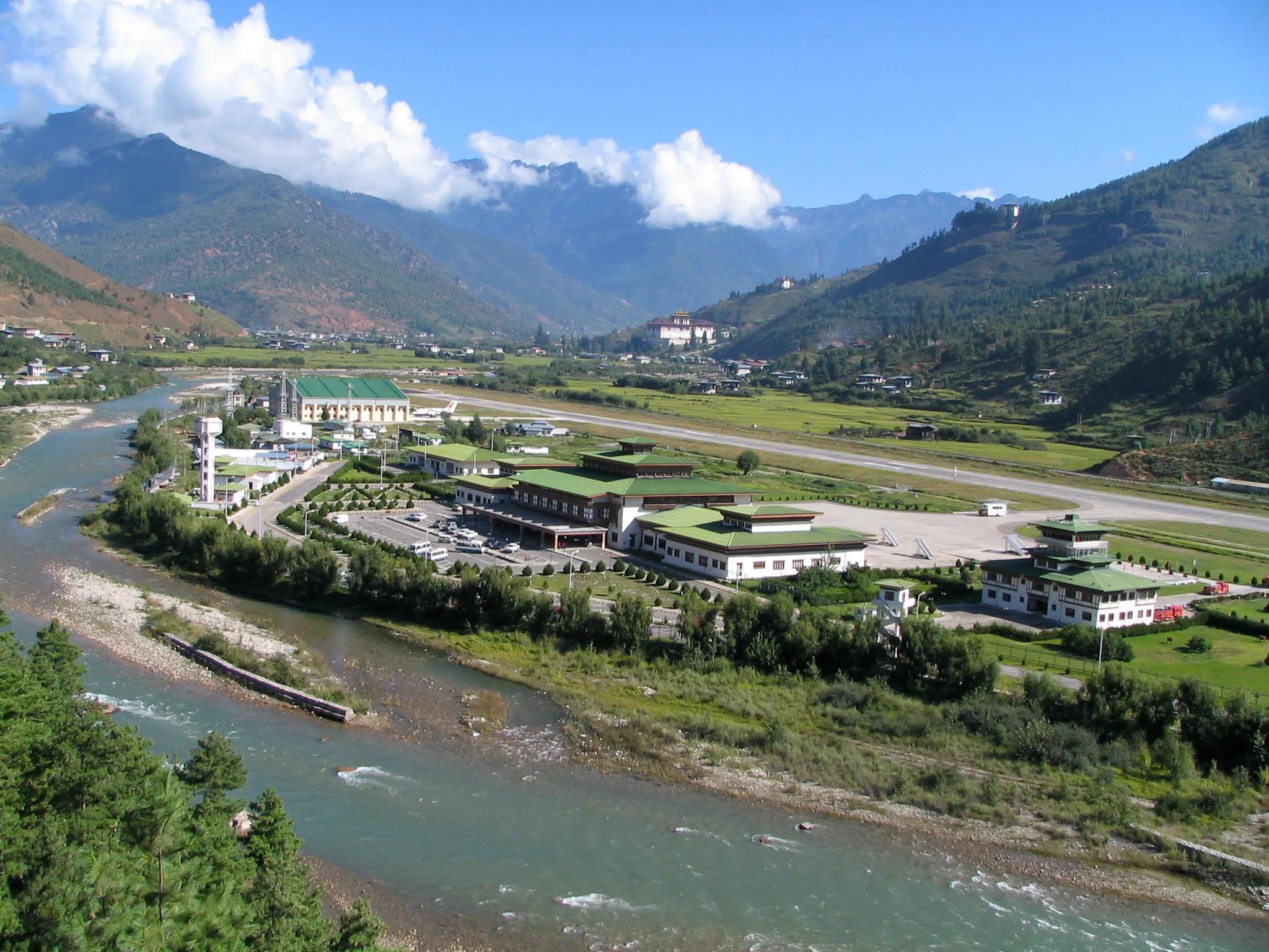 paro-airport-1_lk2hfb