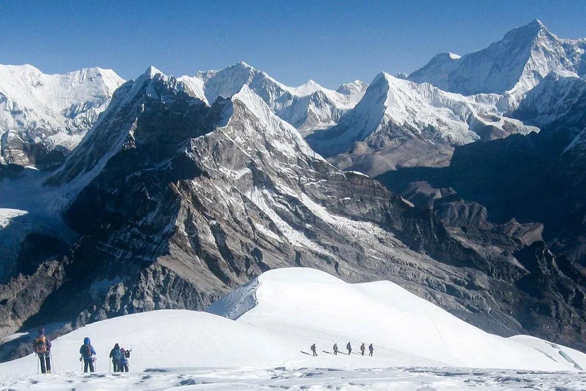 pisang-peak-climbing_tesukq
