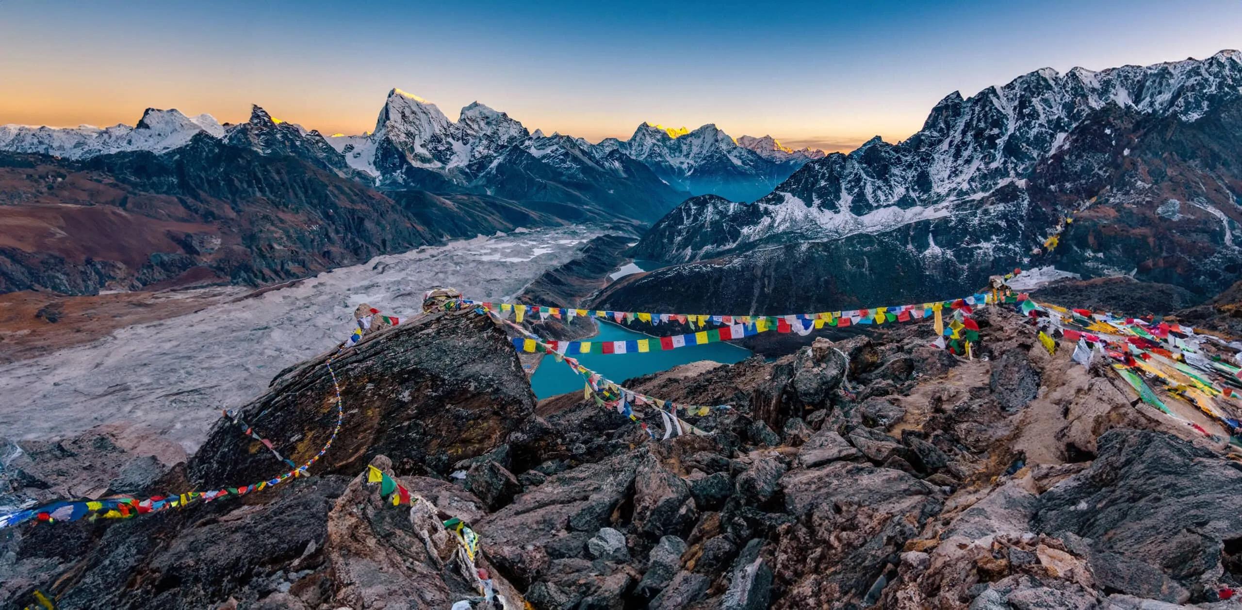 Everest-Gokyo-Ri-Trek-Photo_ysc76m